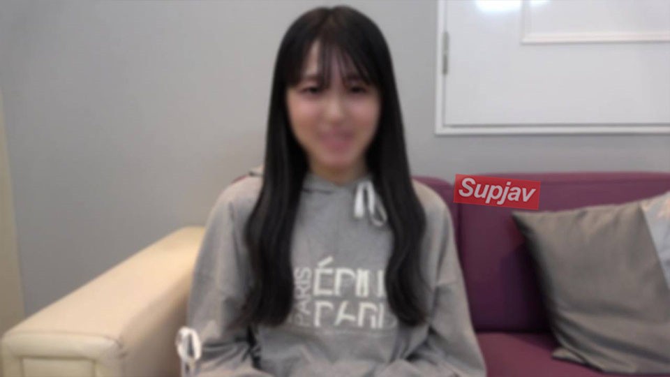 FC2PPV 4692690 [First Shot] A Sweet Girl Who Can Seduce Older Men. A Large Amount Of Semen Is Poured Into Her Sensitive Body.